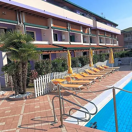 Apartahotel Villaggio Margherita 4*