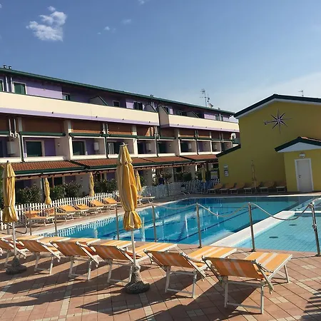 Aparthotel Villaggio Margherita 4*